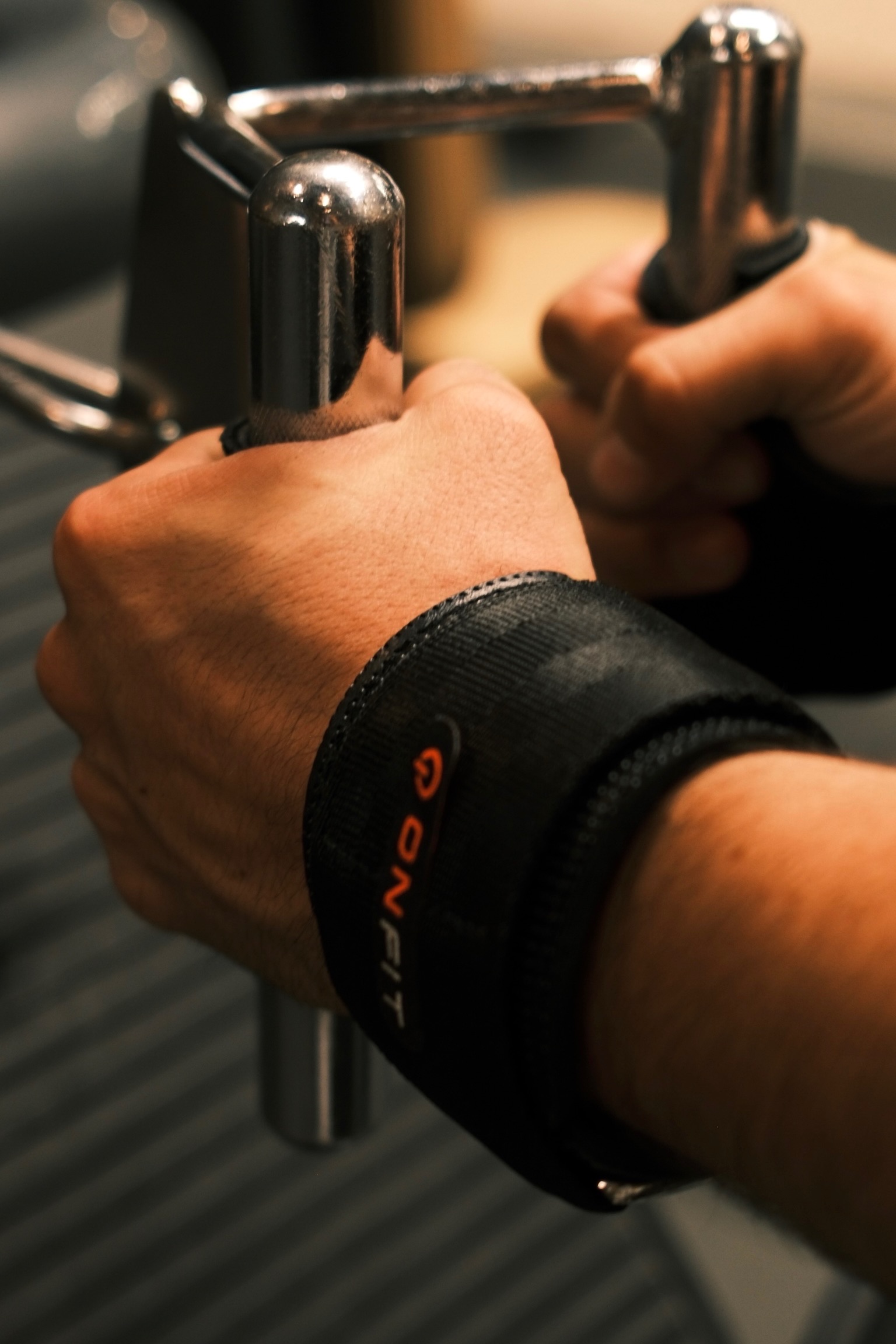 Grips ONFIT con logo visible